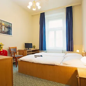 **** Otel Adler - Czech Leading Çek Cumhuriyeti